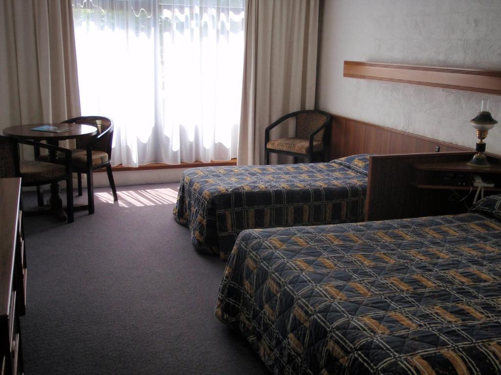 West Coaster Motel Queenstown Room photo
